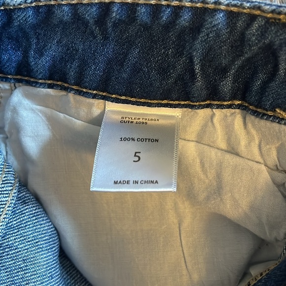 Distressed Denim Jeans - Picture 3 of 3